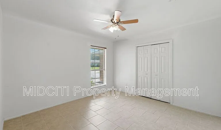 1233 Hollyhock Ln — Photo 29