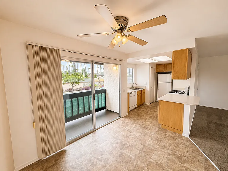 Del Ciervo Apartments — Photo 33