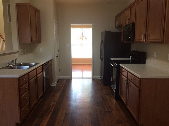 5th image of 712 Eagle Point Dr