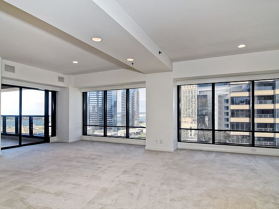 3rd image of 200 Harbor Dr Unit 1403