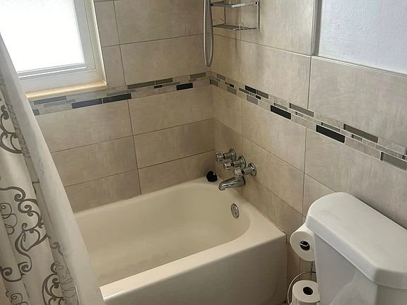 4th image of 2807 41st Ave N APT 2