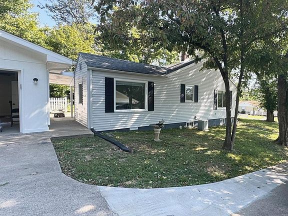 2nd image of 315 Country Club Dr
