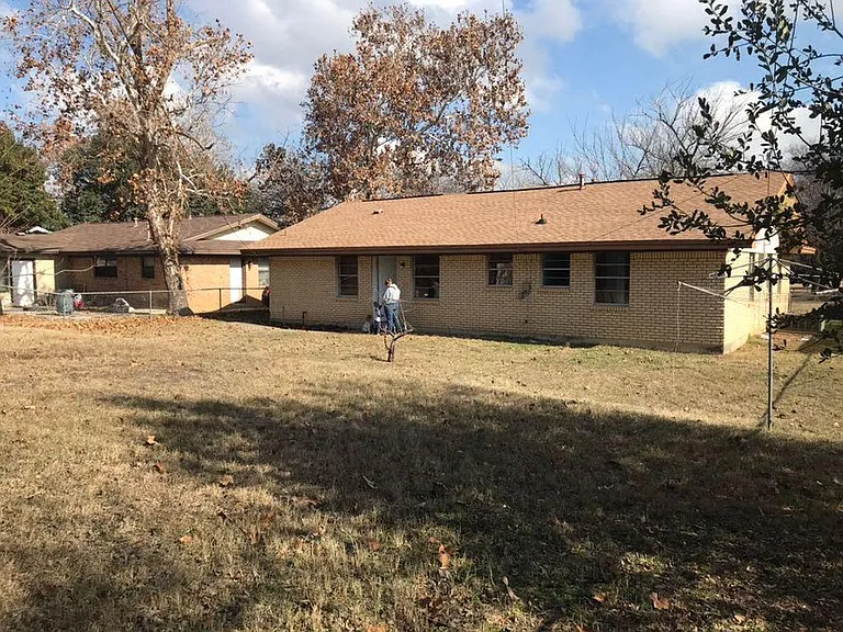 1618 Harley Dr — Photo 18