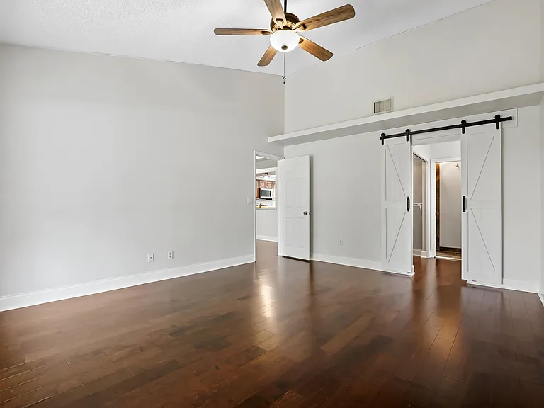 6215 SE Georgetown Pl — Photo 15