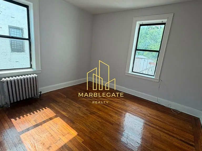 469-470 Elizabeth Ave #5011 — Photo 4