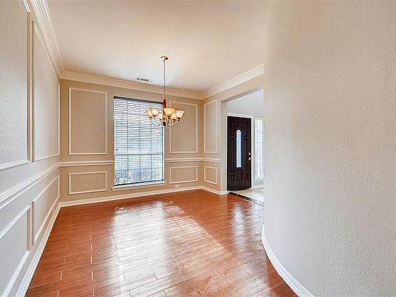 5th image of 2703 Indian Oak Dr