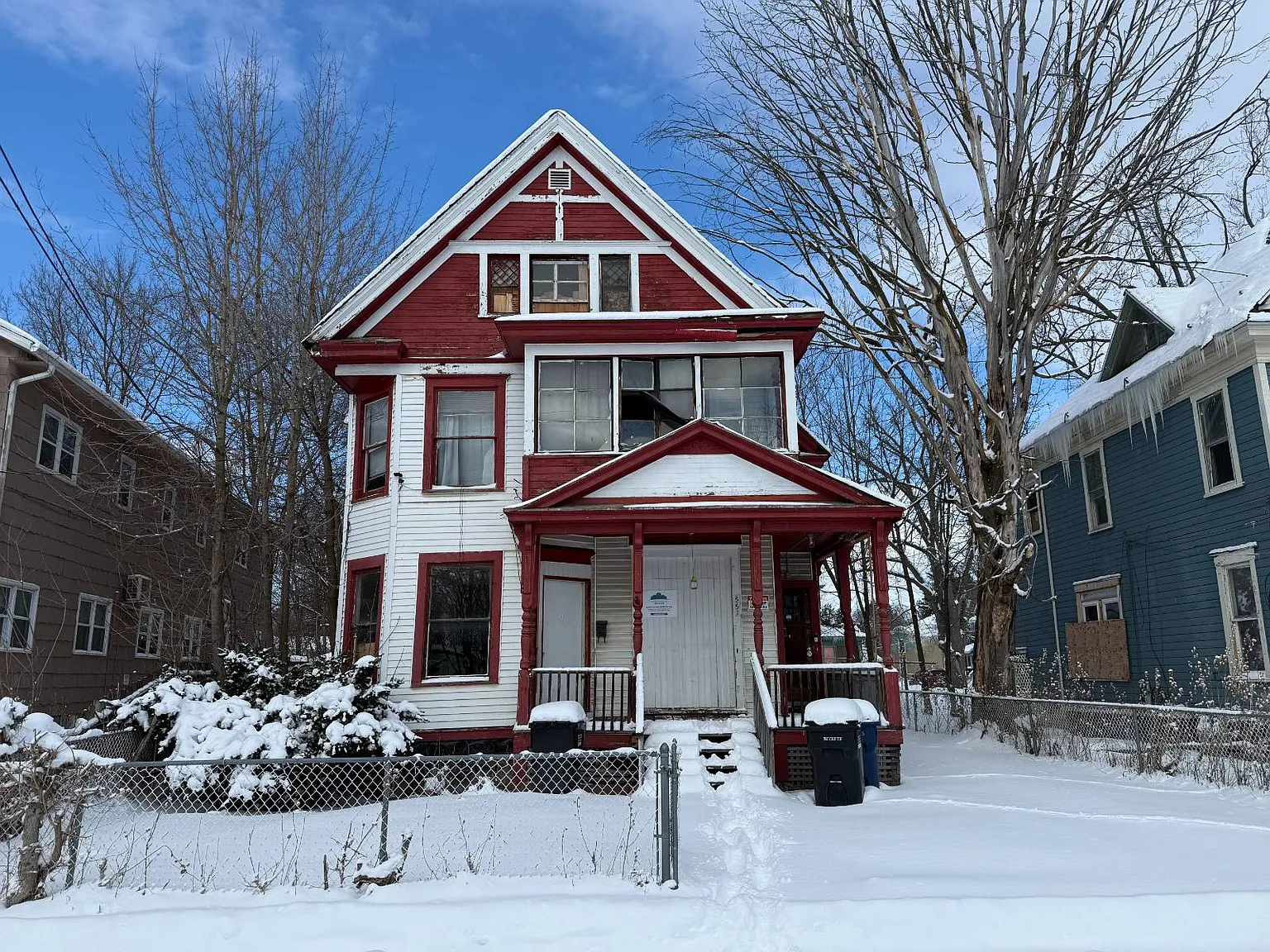 226 Sabine St photo 1