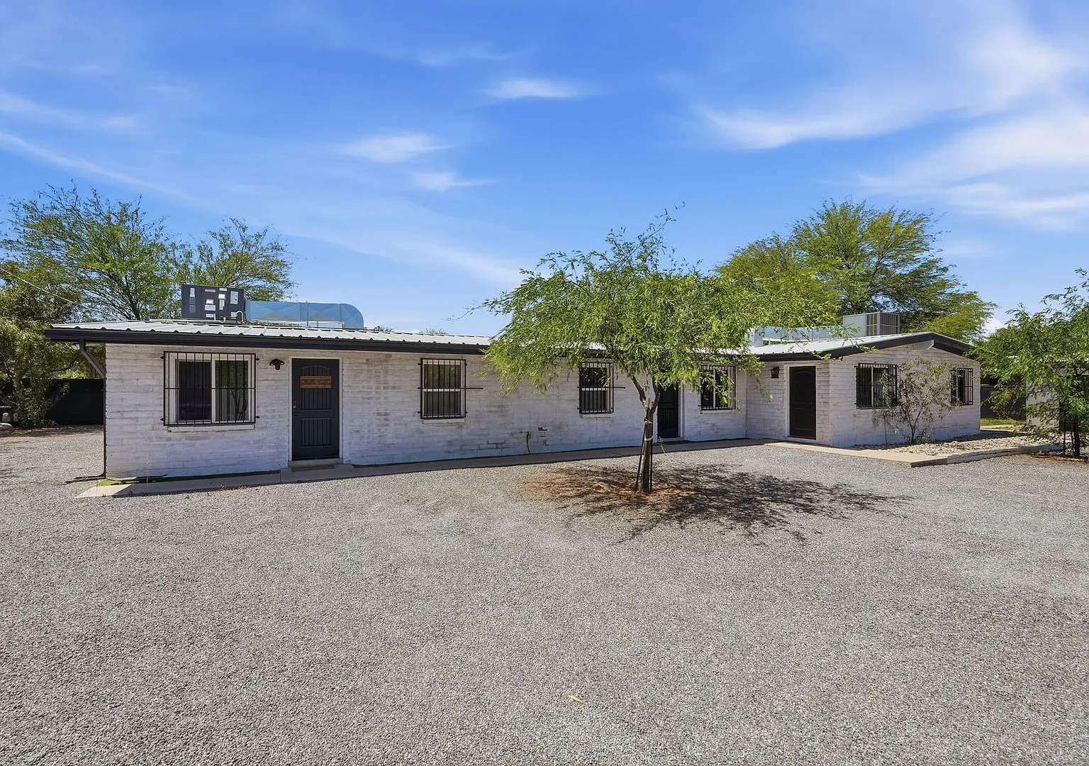Bright & Airy Central Tucson 1-Bed with Private Enclosed Backyard | No Carpet — Photo 4