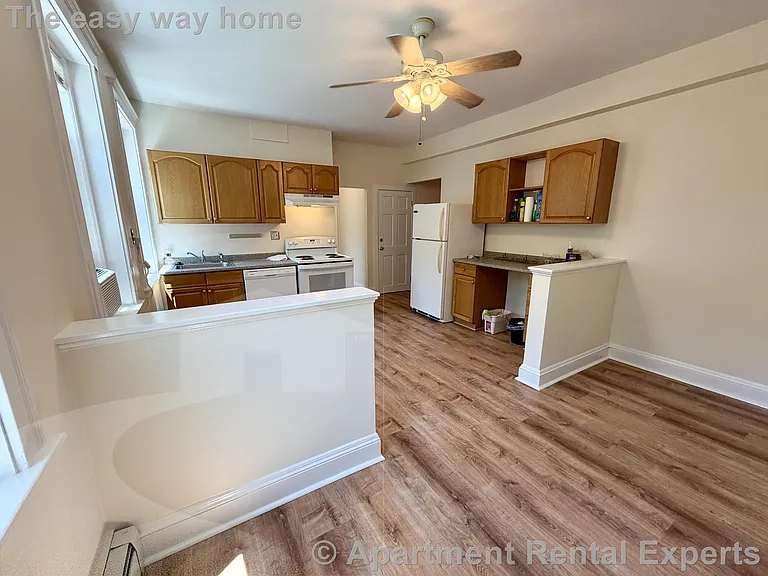 1034 Cambridge St — Photo 5