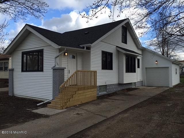 1st image of 106 35th St SE