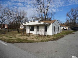 206 E Blue Ave, Creal Springs, IL 62922