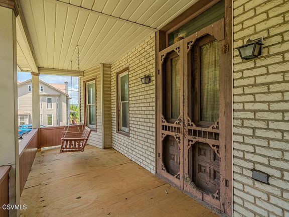 18th image of 205 Sunbury St