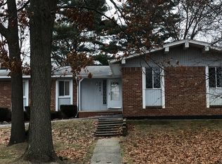 2025 Cross Lake Dr, West Bloomfield, MI 48324