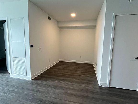 4th image of 609 Sherbourne St #3405