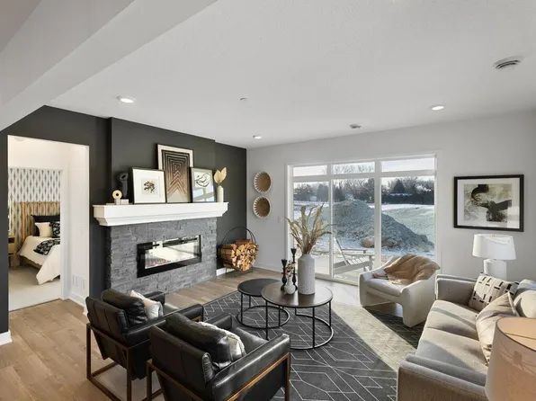 13761 Hollybrook Cir, Apple Valley, MN 55124