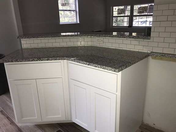 5th image of 8337 Paschal St