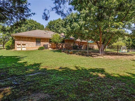 3rd image of 9606 Timber Creek Dr