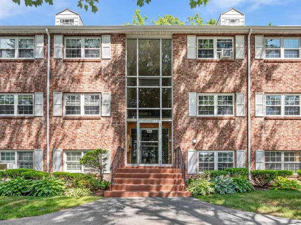 120 Edgelawn Ave APT 9, North Andover, MA 01845