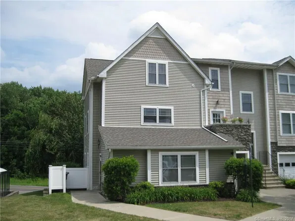 2 Stetson Pl, Danbury, CT 06811