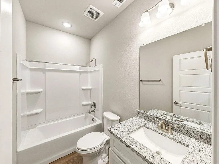 7215 Magnolia Vlg #101 — Photo 27