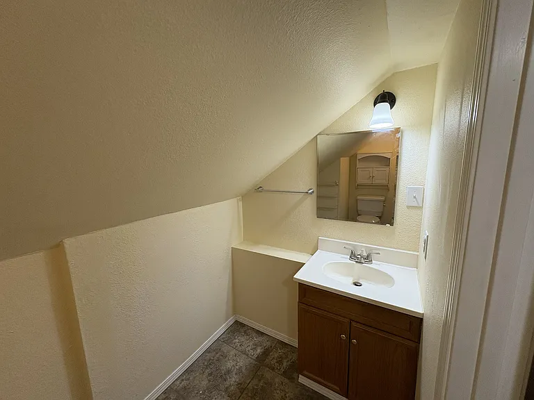 4138 W G St — Photo 14