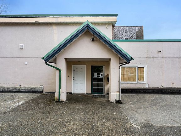 2nd image of 918 Roderick Ave #114