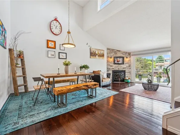 454 Beechwood Pl #4, Waterloo, ON N2T 1Y8