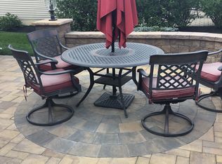 24 Whirlaway Rd, Manalapan, NJ 07726