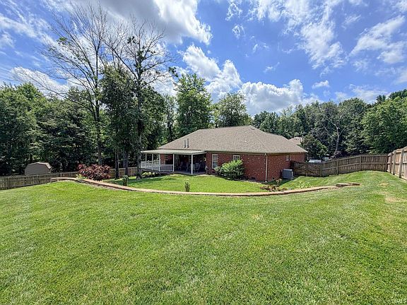 3rd image of 400 Knollview Dr