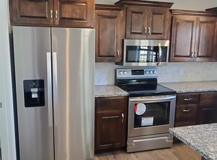 3143 N Oakland Ave, Springfield, MO 65803