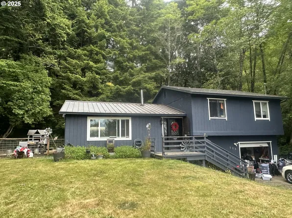 585 Robinhood Ave, Lakeside, OR 97449