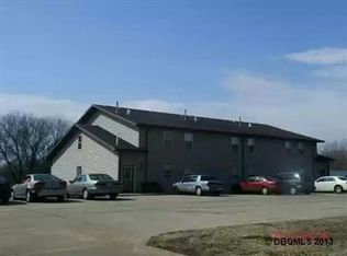 8235 Kalb Ridge St APT 6, Peosta, IA 52068