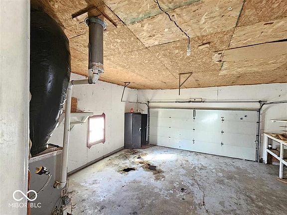 4th image of 1819 S Main St