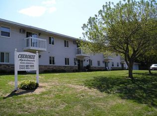 233 Cherokee Rd APT 8, Beaver Dam, WI 53916