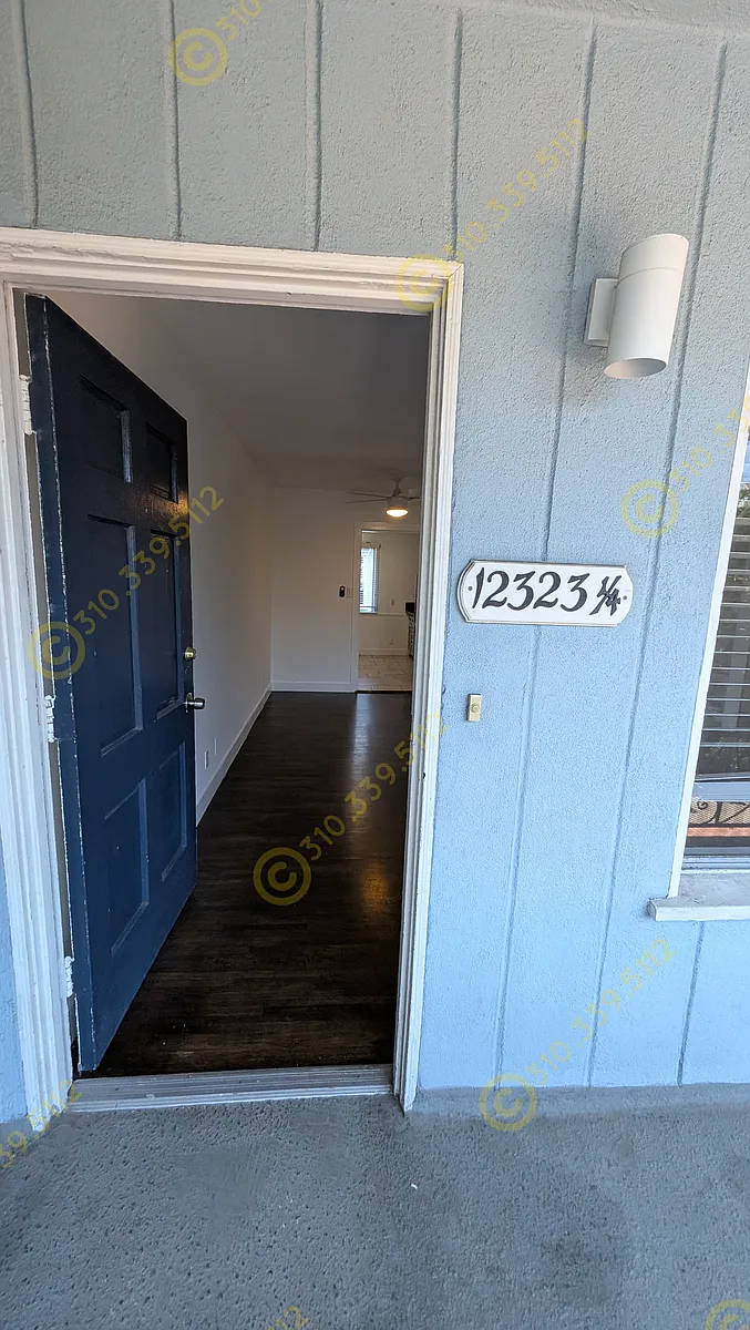 Building Photo - 12329 W Washington Blvd #12323-1/4