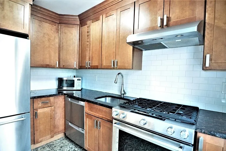 412 Morris Ave #9 — Photo 8