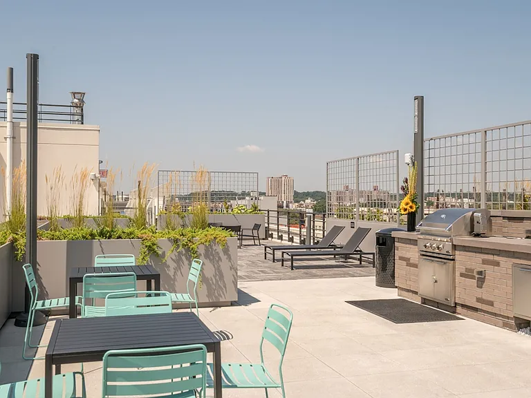 350 Clarkson Ave #811 — Photo 23