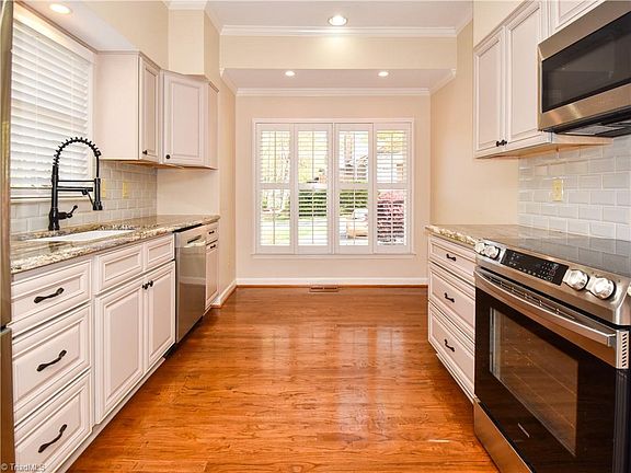 3rd image of 723 Polo Oaks Dr