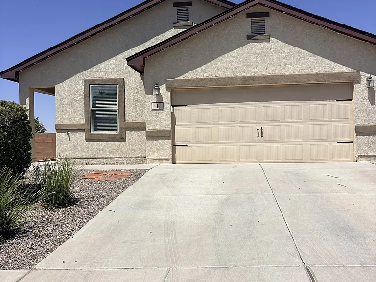 1 El Camino Loop NW — Photo 1