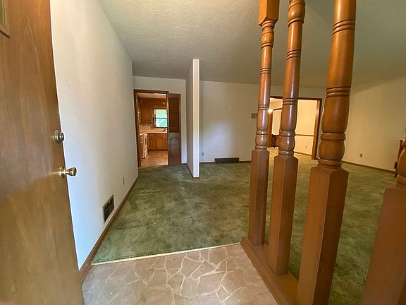 2nd image of 319 E Leslie Dr