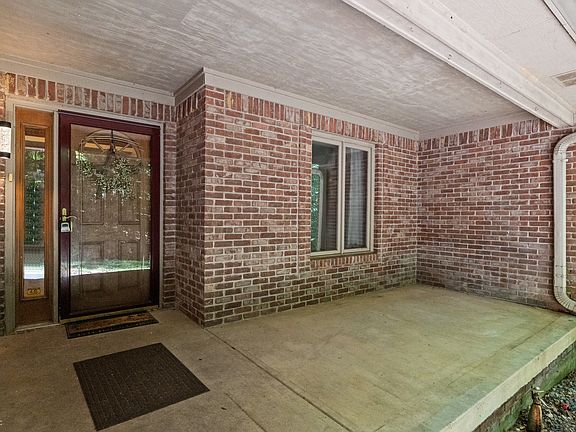 5th image of 1725 N Christopher Ln