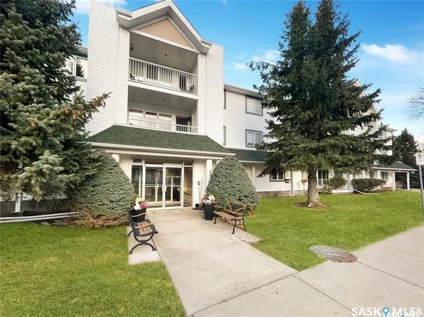 331 Macoun Drive #110, Swift Current, SK S9H 0A1