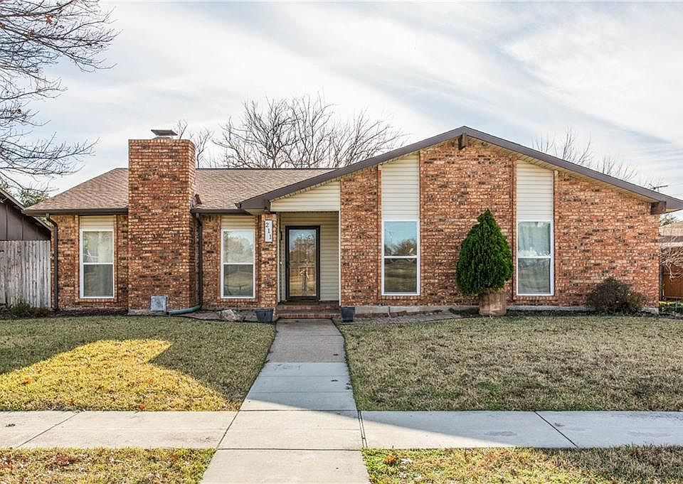 1st image of 211 Woodhurst Dr