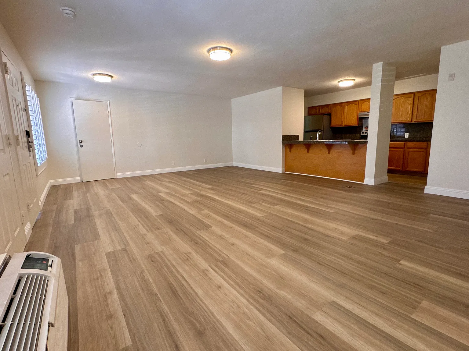 2 bed, 1300 sqft, $2,995 — Photo 4