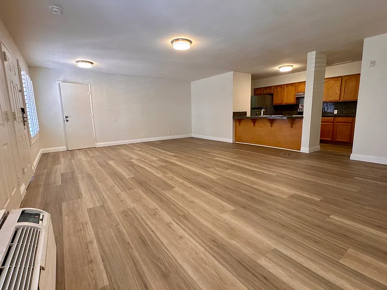 815 W San Ysidro Blvd #203 — Photo 4