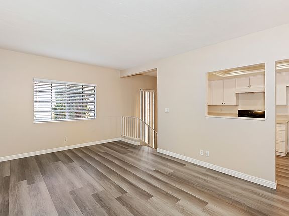 3rd image of 3224 N Frazier St #B