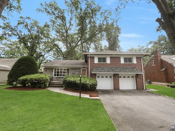 36-14 Hillside Ter, Fair Lawn, NJ 07410