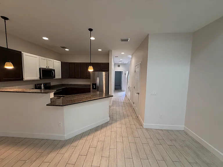 2104 Penny Ln — Photo 5