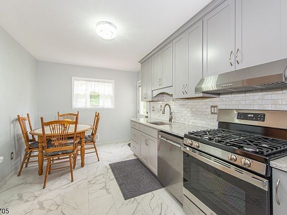 4th image of 4 George St