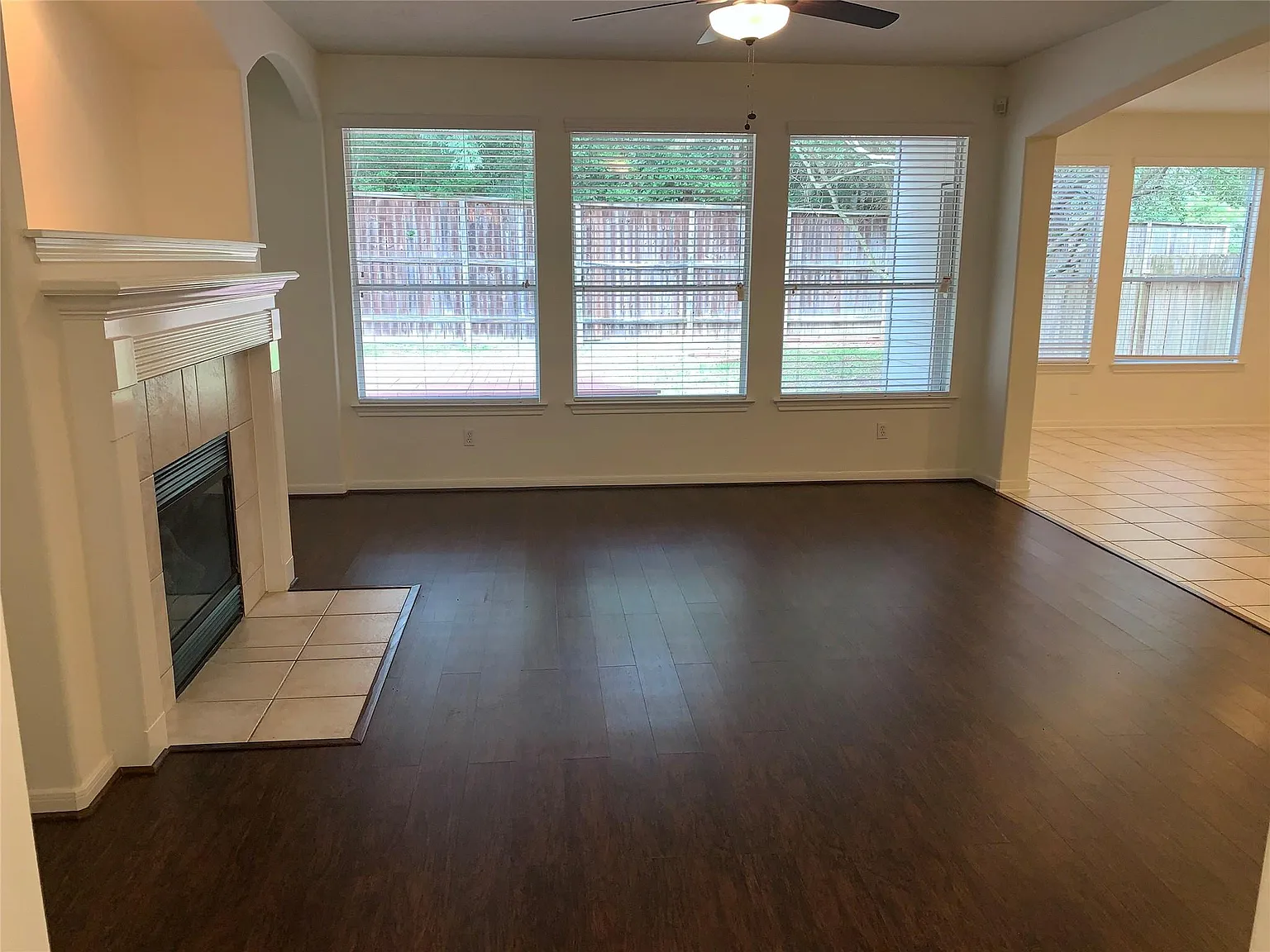 3 bed, 2.5 bath, 2028 sqft, $2,300 — Photo 2